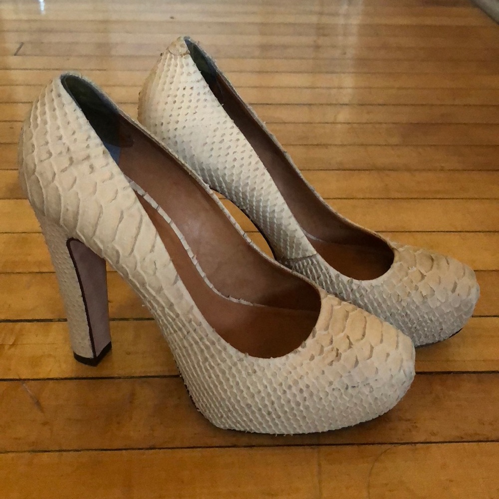 Pour La Victoire Irina ii Snake Platform Heel Pump